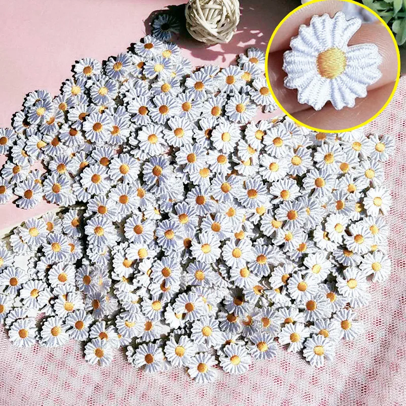 Self-adhesive 10pc White Daisy Small Flower Patches for Clothing Shoe T-shirt Iron on Clothes Applique Stripe Fabric Sticker DIY