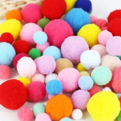 Pompony 10mm 15mm 20mm 25mm 30mm miękkie pompony puszyste pluszowe rękodzieła DIY Pompon BallsFurball wystrój domu materiały krawieckie 30-100 szt