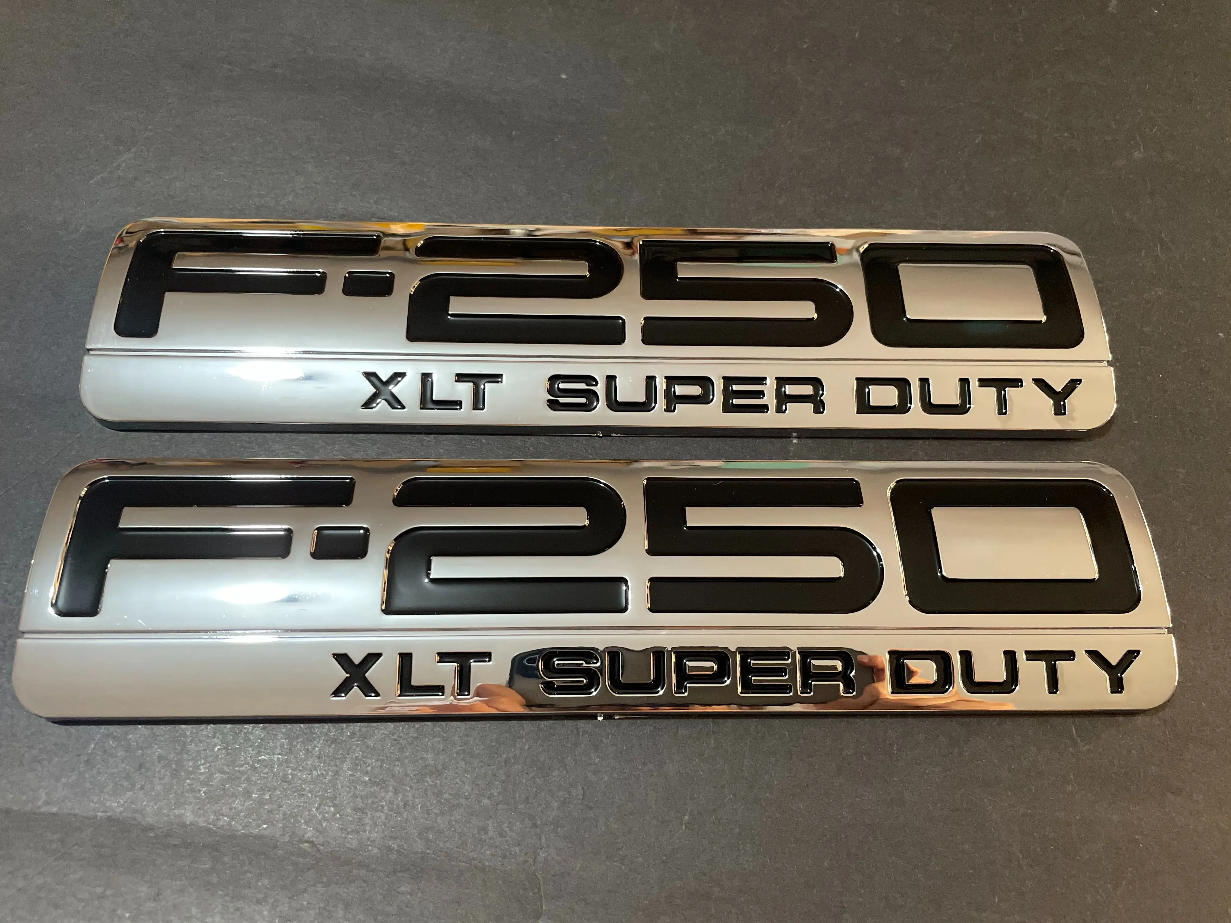 2PCS F250 SUPER DUTY XLT FENDER LEFT RIGHT BADGE EMBLEM 05-07 BLACK CHROME