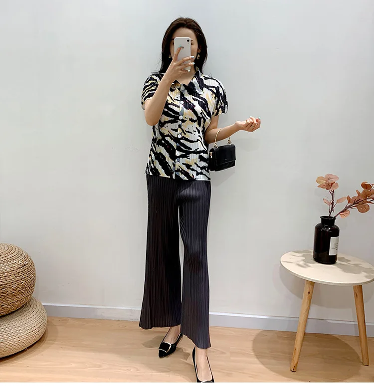 

HOT SELLING pleated handmade turndown collar shirt fish scale single breasted cardigan print short sleeve shirt IN STOCK