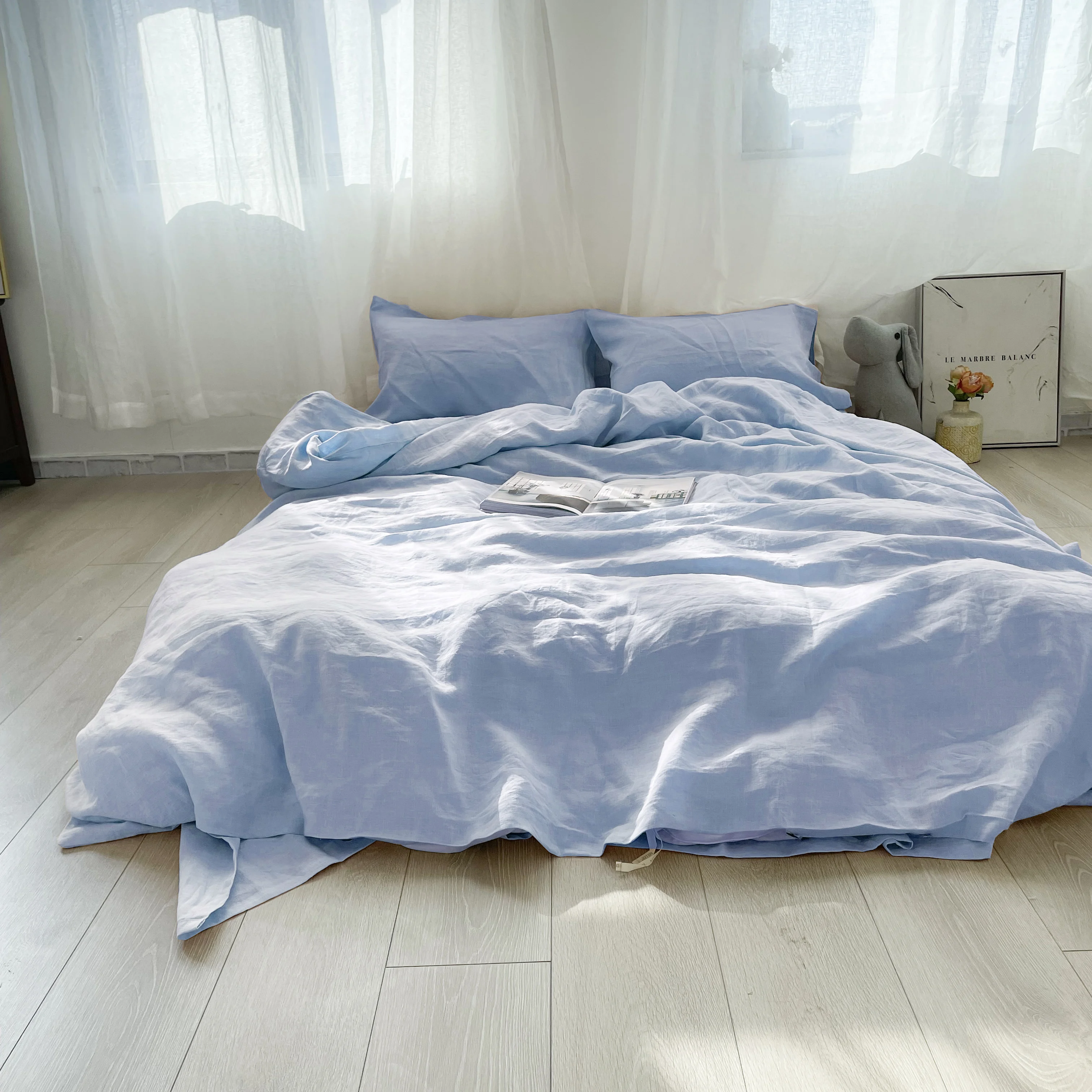 Pure linen simple bedding kit empty blue