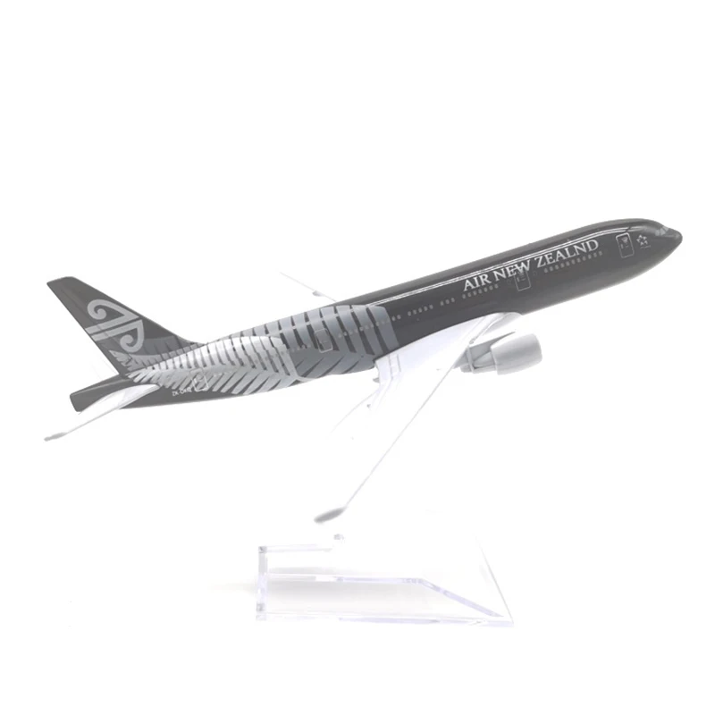 

16CM New Zealand Airways B777 Airlines Airplane Model with Base Alloy Aircraft Plane For Collectible Souvenir Show Gift Toy