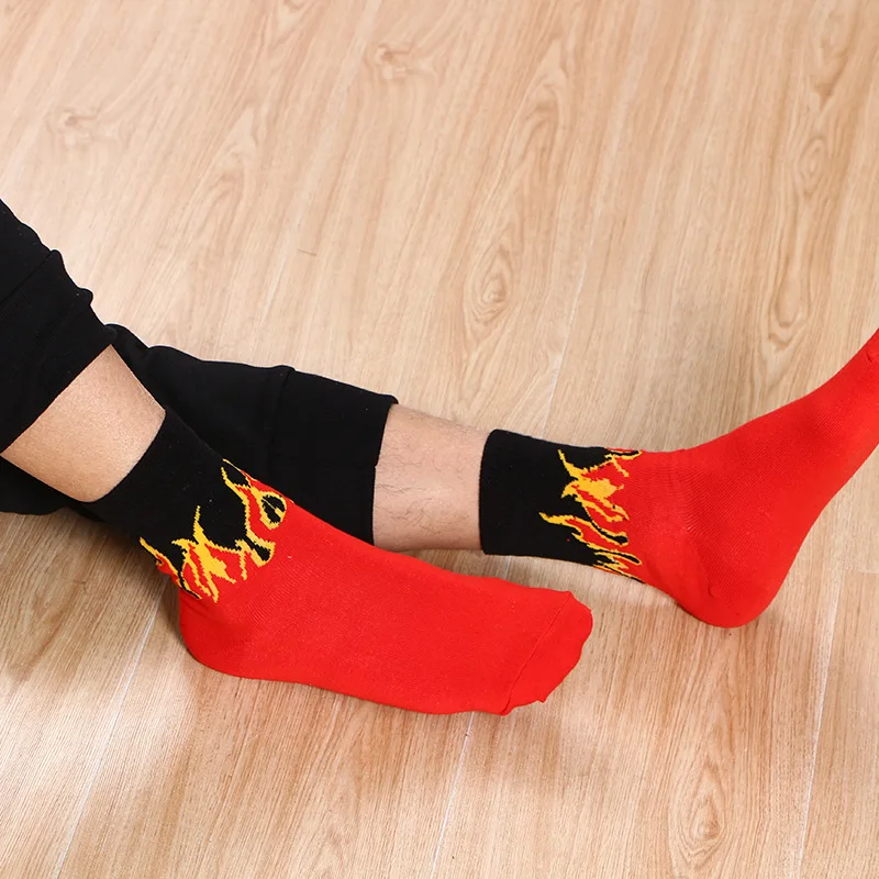 Harajuku Men\'s Fashion Hip Hop Color Fire Boat Socks Red Flame Torch Hot Warm Street Skateboard Cotton Socks Skarpetki Socks