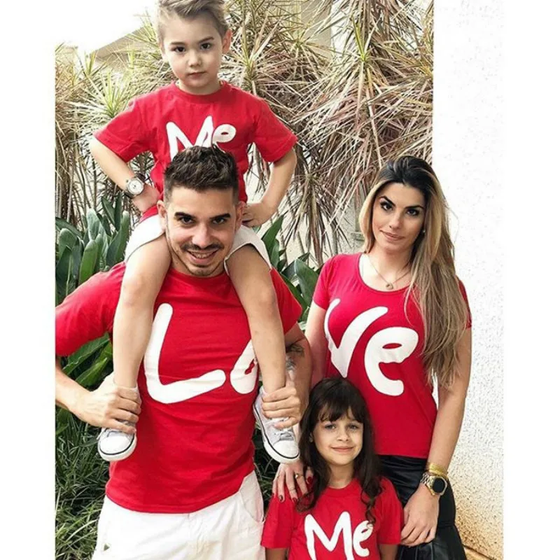 

Family Matching Clothes T-shirt Women Son Daughter Mum Dad Tee Tops Kids Baby Girl Boys Casual Shirts Love Me Couples Summer Top