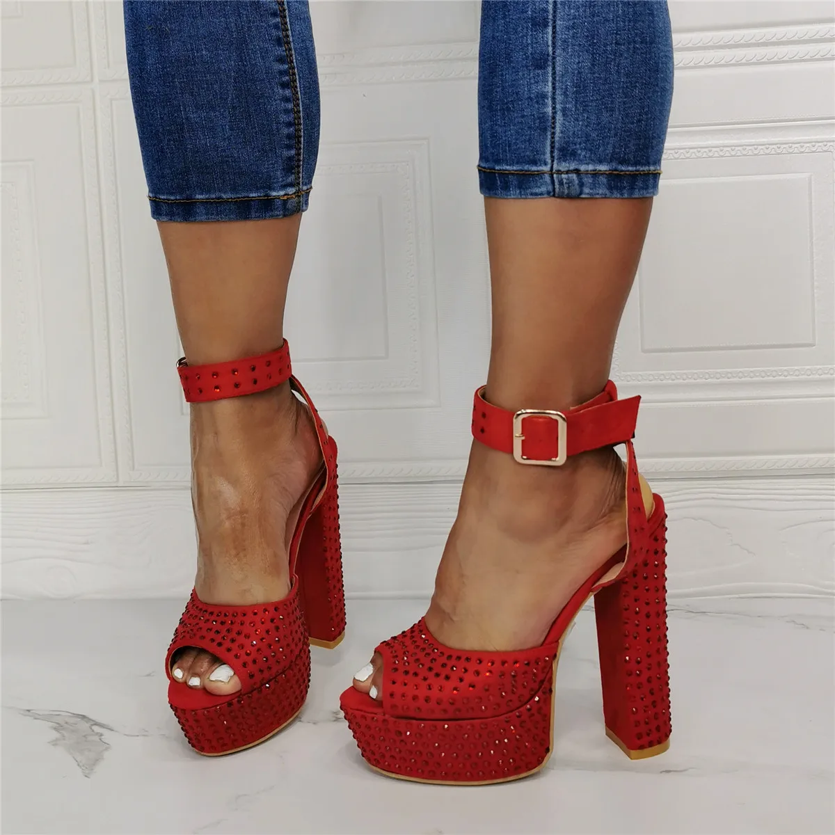 

Red Wedding Bling Bling Crystal Sandals Summer Platform Beading Coiled Ankle Strap High Heel Party Gladiator Strappy Shoes Woman