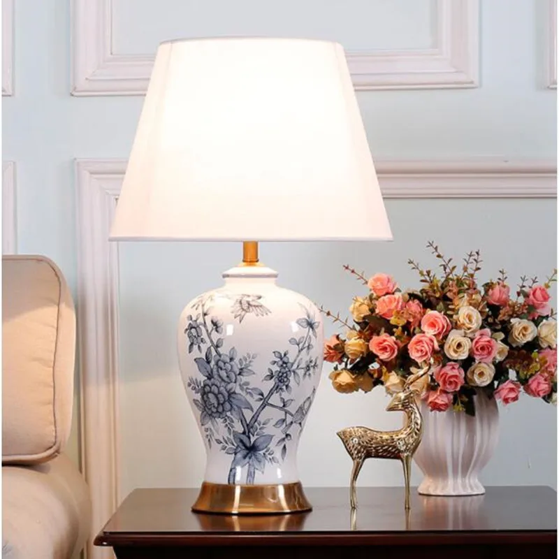 New Chinese Blue and White Porcelain Ceramic Table Lamp for Living Room Bedroom Classical Luxury Vintage American Bedside Lamp