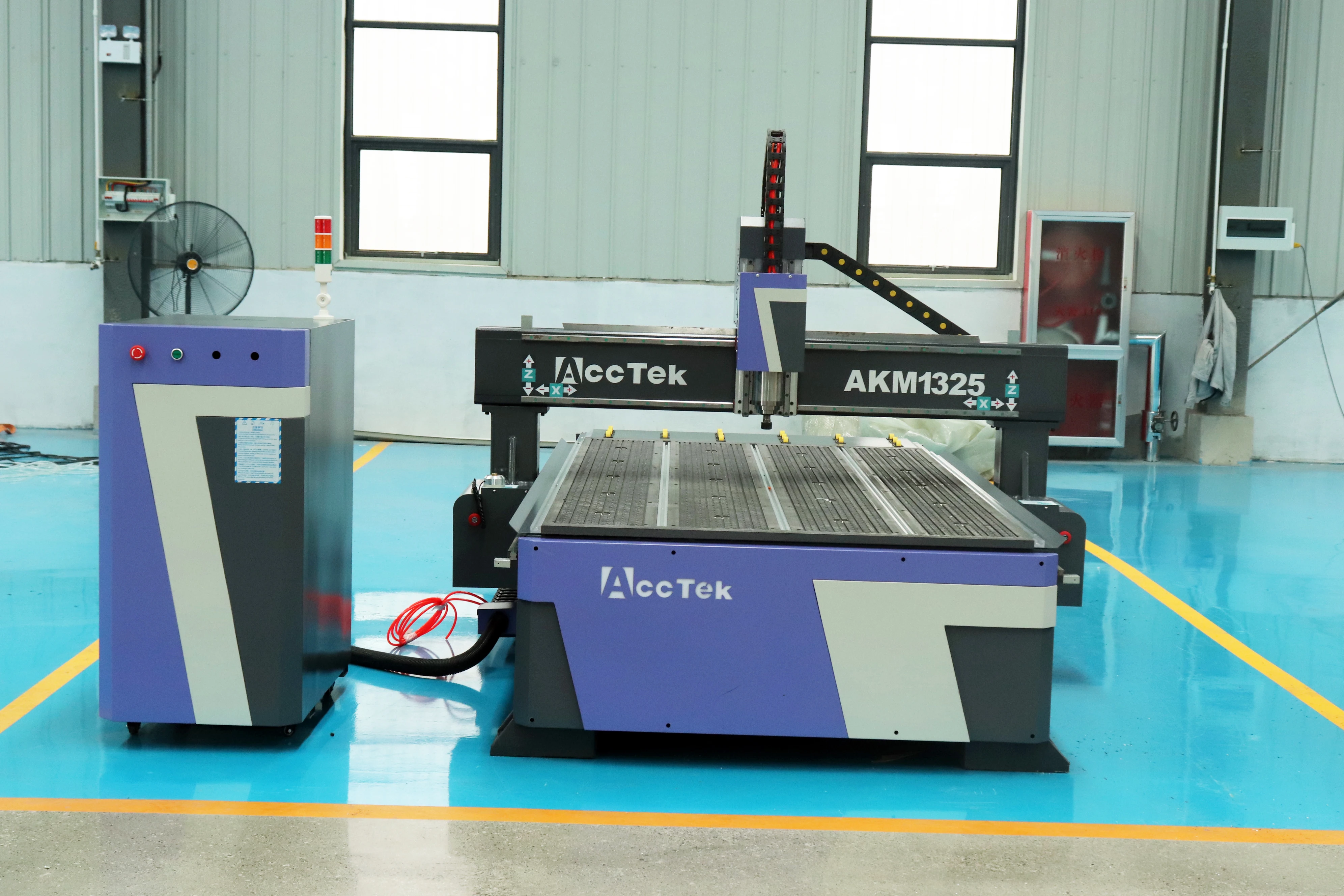 Máquina enrutadora CNC para puertas de madera MDF, enrutador para carpintería, 1325, China