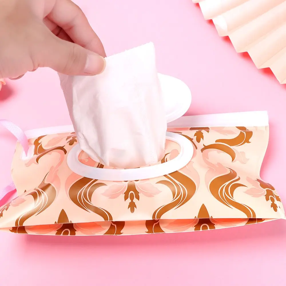 Fashion Outdoor Baby Product Flip Cover Carrying Case Portable Cosmetic Pouch Wet Wipes Bag Stroller Accessories Tissue Box