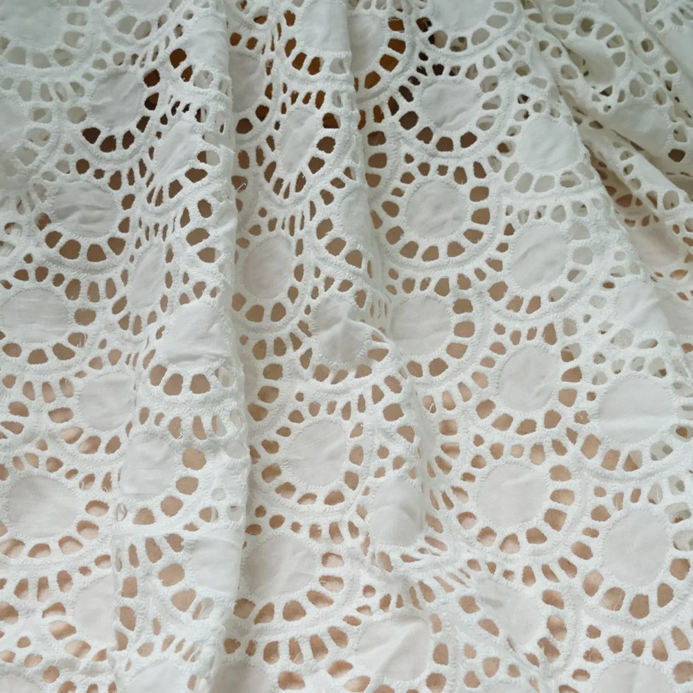 Retro Embroidered 100% Cotton Eyelet Fabric in Ivory White Scalloped Lace Fabric For Wedding Dress Material DIY Party Decoration