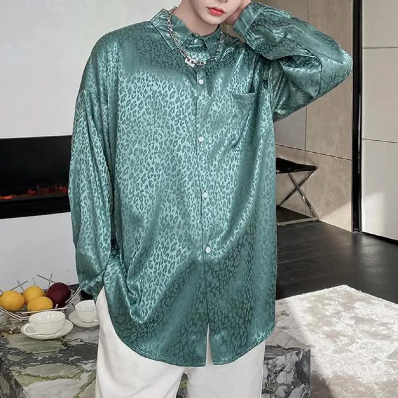 Leopard Green Ice Silk Mens Shirts Loose Jacquard Summer Mens Fashion 2021 Party Dress Satin Shirts Oversize Designer Clothes