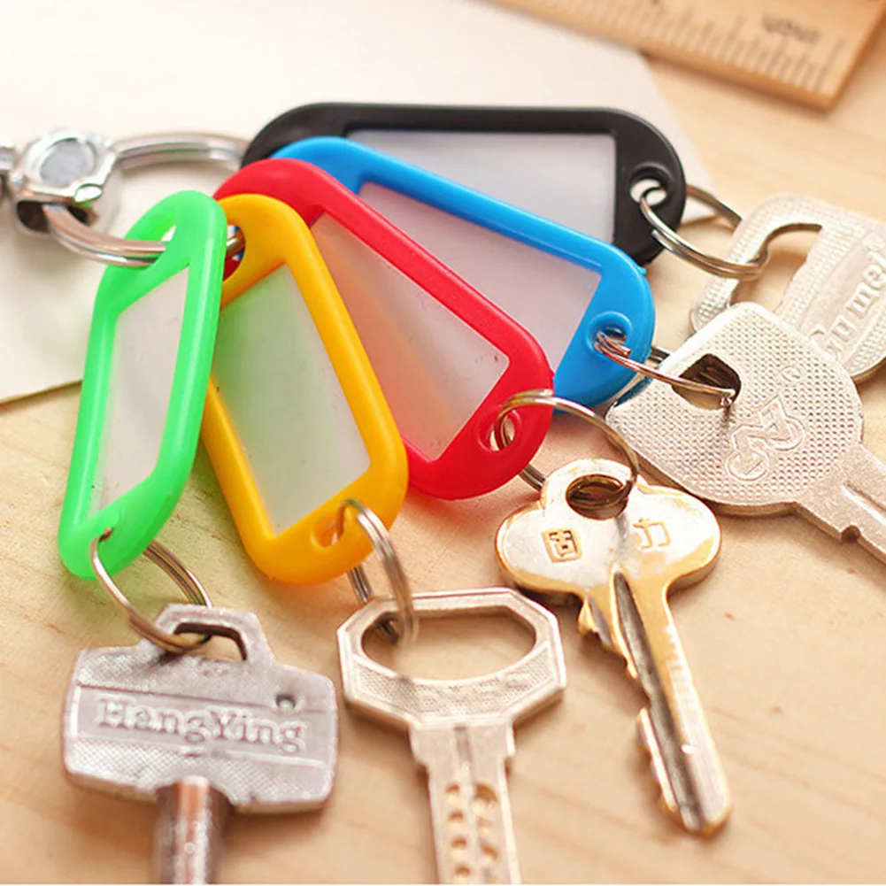 キーホルダー用のさまざまな色のプラスチック製ラベル,20/40ピース/ロットミックス,キーリング付きの名前タグ