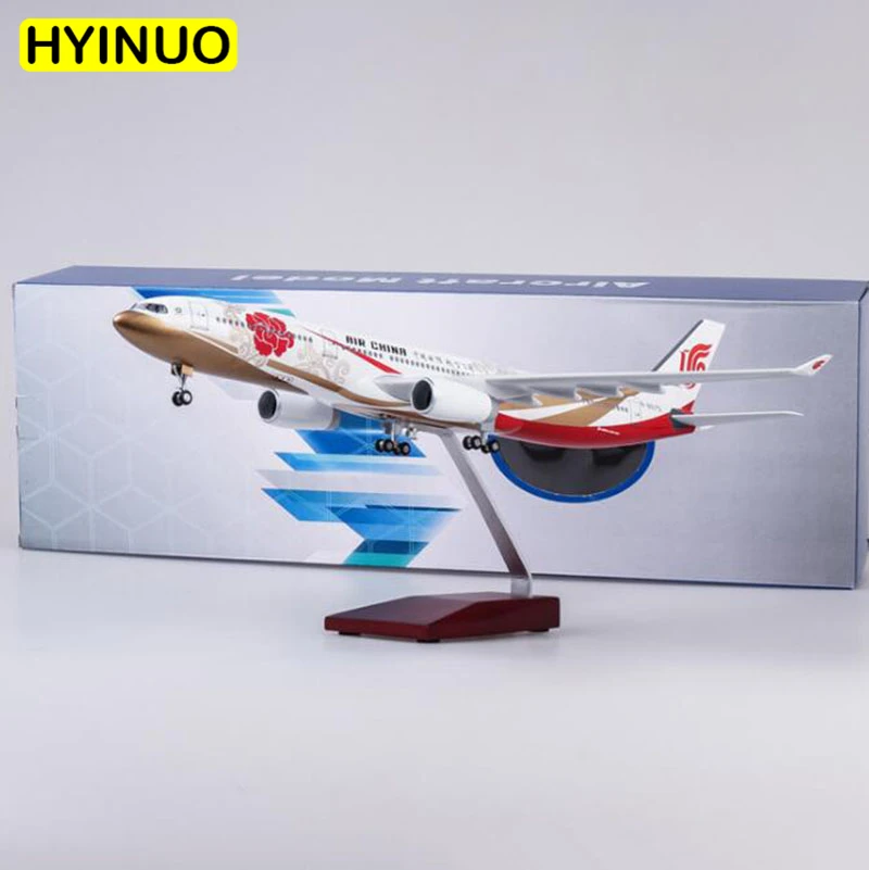 

47CM 1:135 A330 Model AIR China Airlines Airway W Base Wheel Lights Resin Aircraft Plane model Collectible Toy Collection