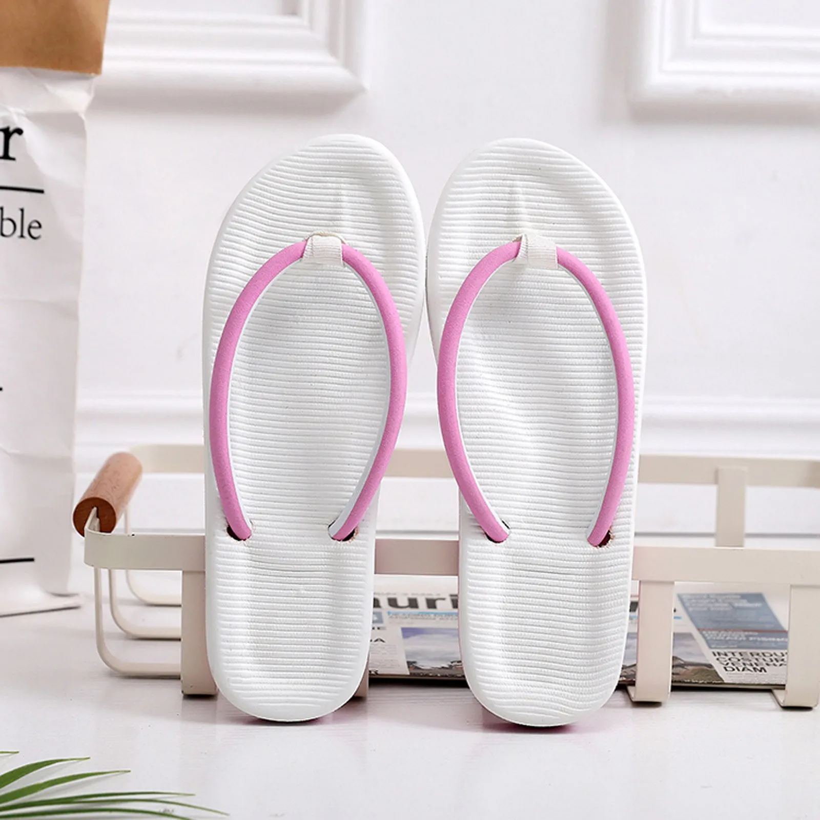 New Fashion Women Open-Toe Slippers Summer Slip-On Beach Slippers Breathable Flip-Flops Shoes Ladies Sandals Slipper Bathroom