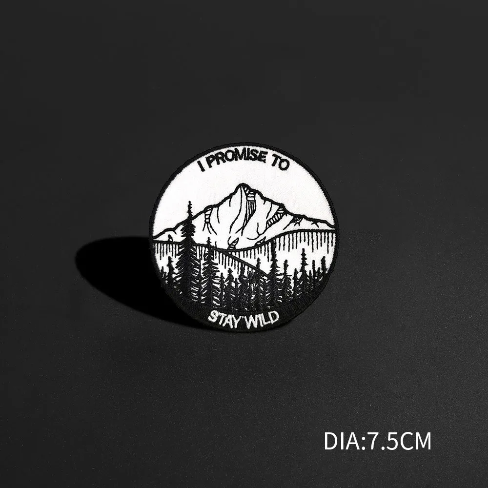 2021 new popular embroidery clothing patch cloth stickers creative black and white round landscape animal embroidery badge deer