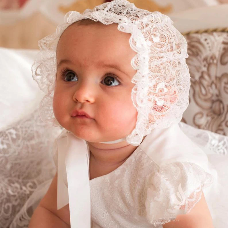 2021 Zachte Tulle Doopkleedjes Voor Schattige Baby Meisje Korte Mouw Applicaties Doop Jurken Met Bonnet Eerste Communicatie Dres