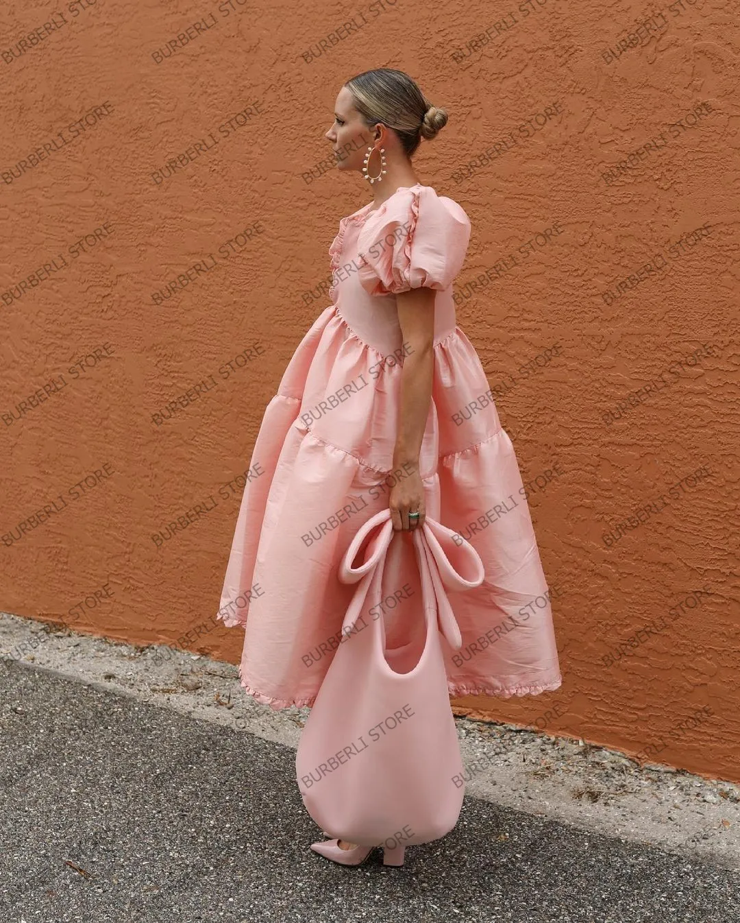 لطيف الطفل الوردي الكشكشة المرأة فستان صيفي مع نفخة كاب الأكمام مثير العميق الخامس الرقبة منتصف العجل فستاين سهرة/فساتين الحفلات الفتيات الساتان خلع الملابس