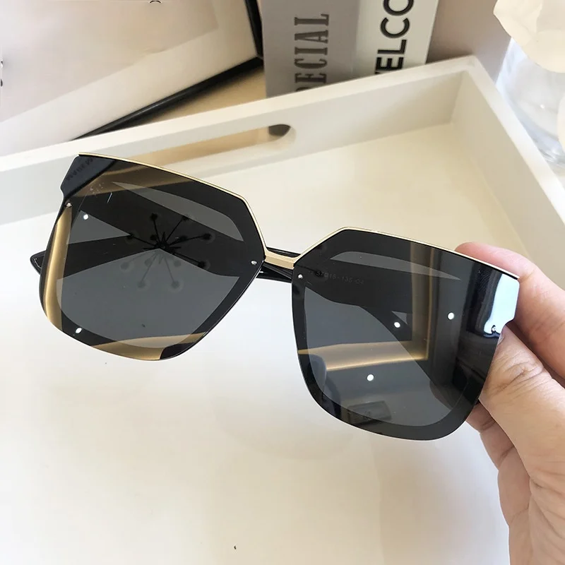 2024 Fashion Square occhiali da sole donna uomo Luxury Designer Big Frame occhiali da sole Vintage oversize Unisex Travel UV400