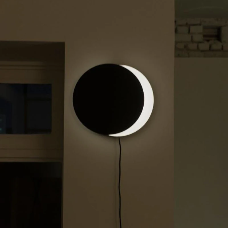 criativo personalizado lua em forma sconce acrilico tv fundo decoracao luz preto e branco quarto cabeceira levou lampada de parede 01