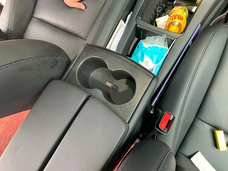 Per Tesla Modello X 2016 2017 2018 2019 Accessori Auto Stile Fibra di Carbonio Anteriore Center Console Tazza Portabevande Copertura Trim Lunetta