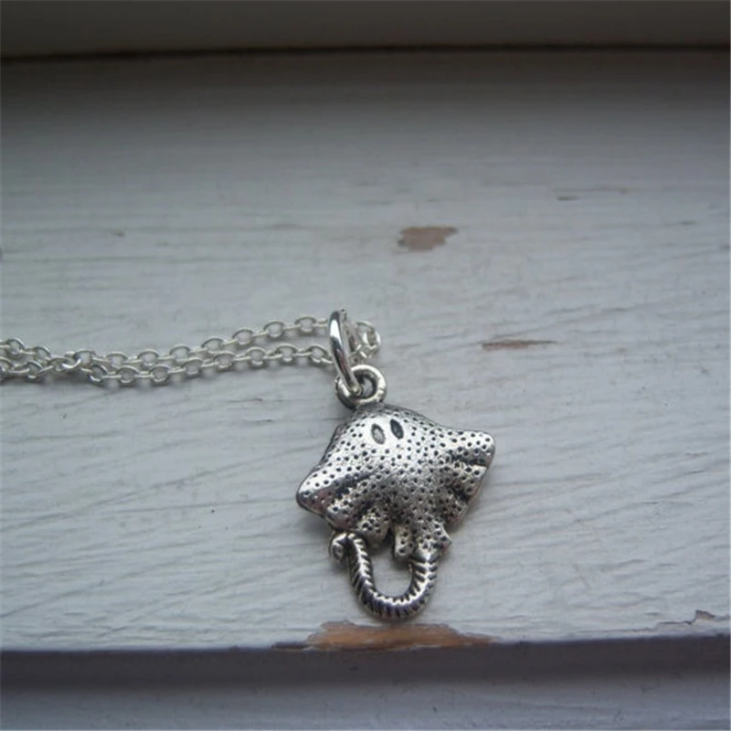 Stingray Necklace - Sea Creature Necklace - Fish Necklace - Stingray Pendant - Stingray Jewelry