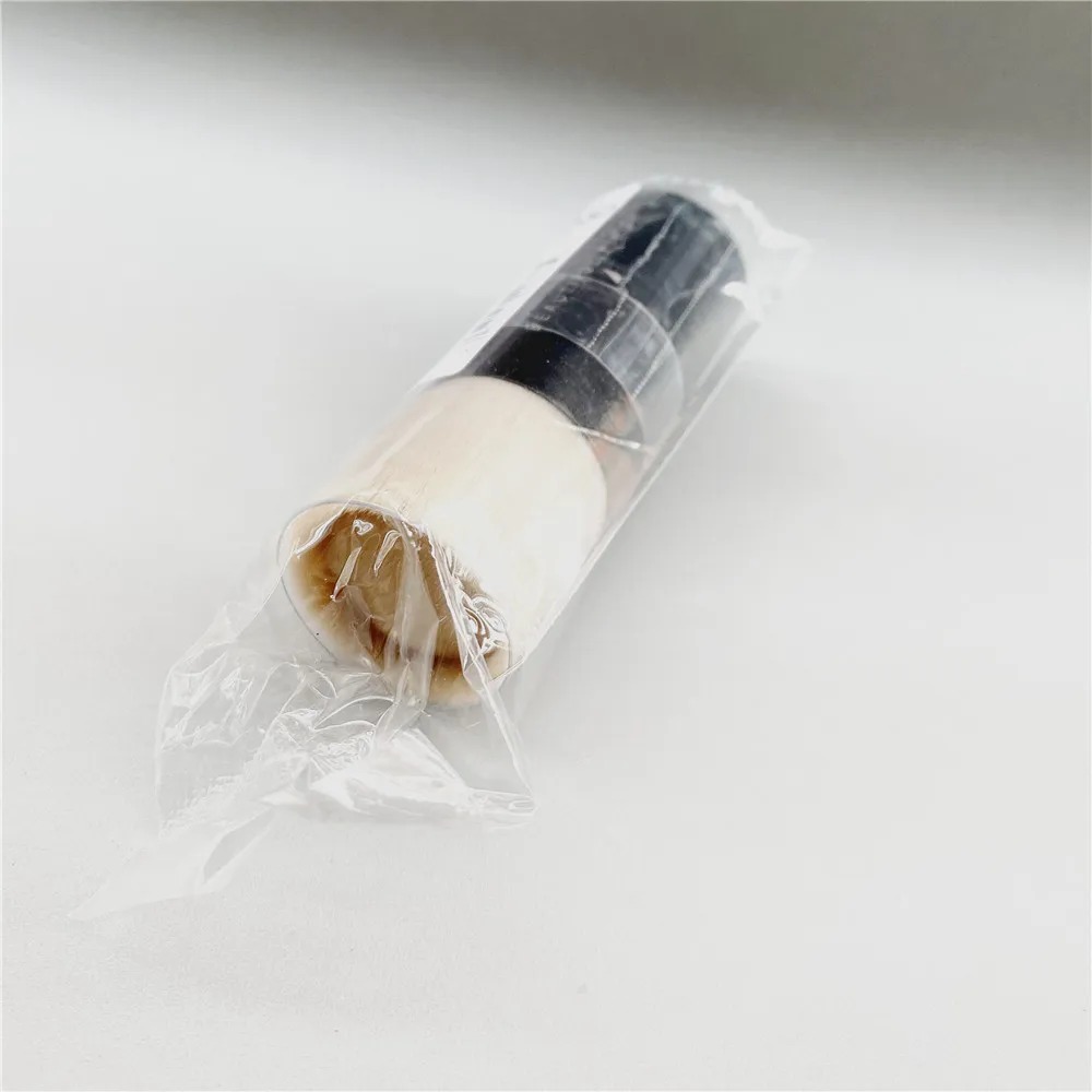 Beautiful Finish Foundation Brush - Synthetic Concave Loose Powder Foundation Makeup Brush