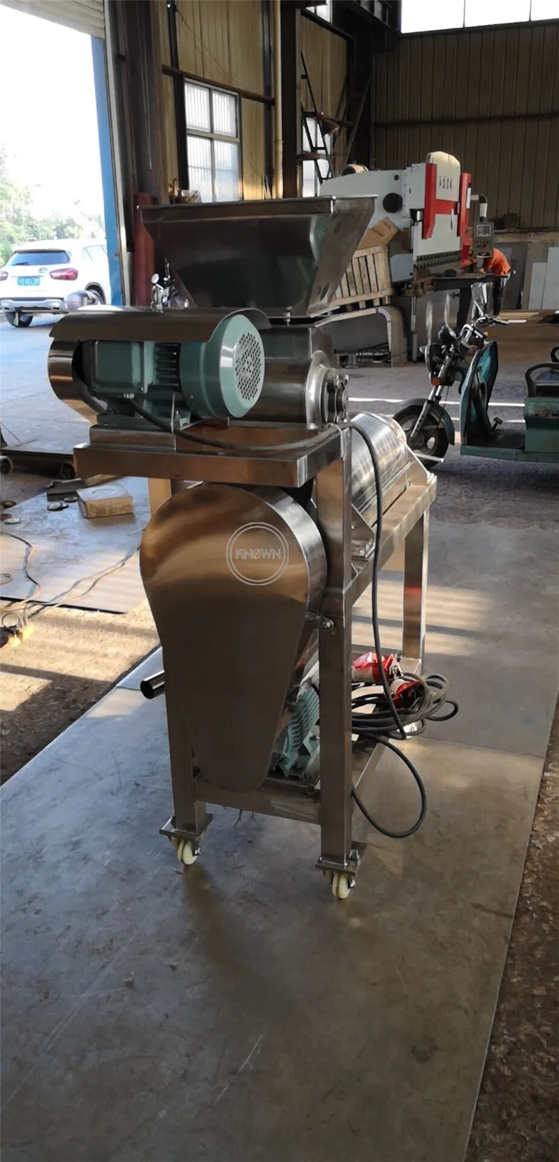 Calamansi Juice Extractor Fruit Juice Making Machine Wheat Grass Seaweed Juicer Squeezing Crushing Machine for Vegetables