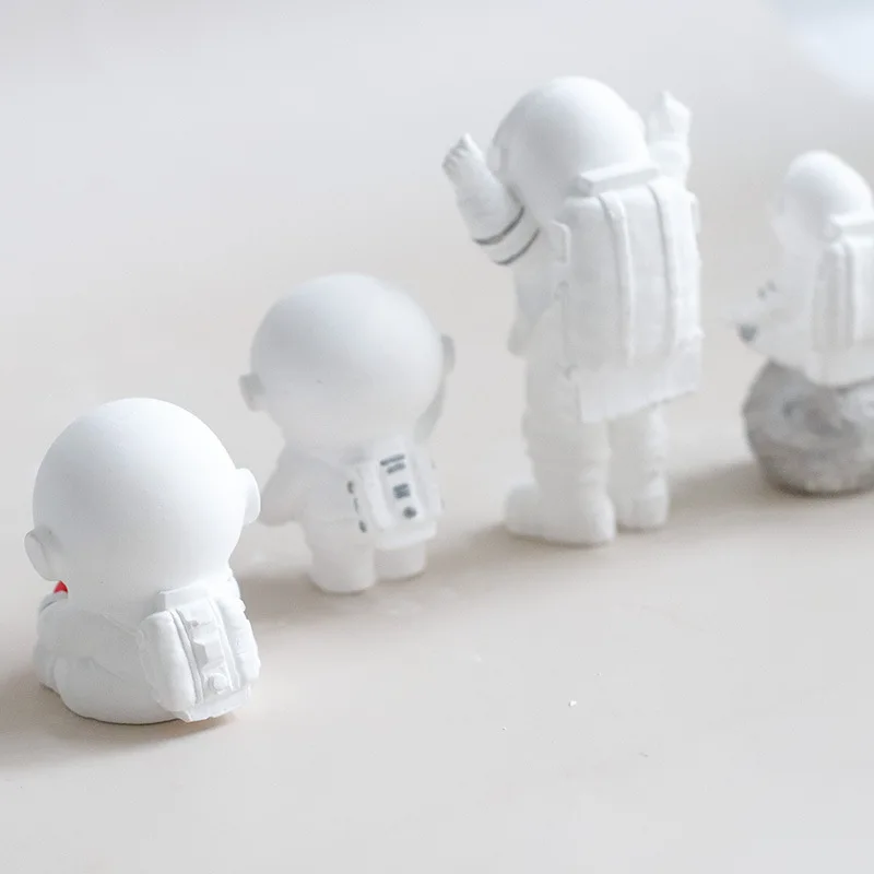 6 Astronaut Series Candle Epoxy Silicone Mold for DIY Handmade Aromatherapy Candle Ornaments Handicrafts Pastry Cake Decorating