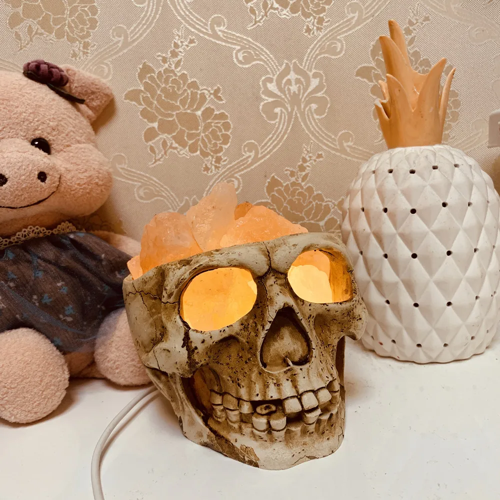 2021 New Hot-selling European and American Style Skull Pakiatan Himalayan Crystal Salt Lamp USB Dimmable Night Light