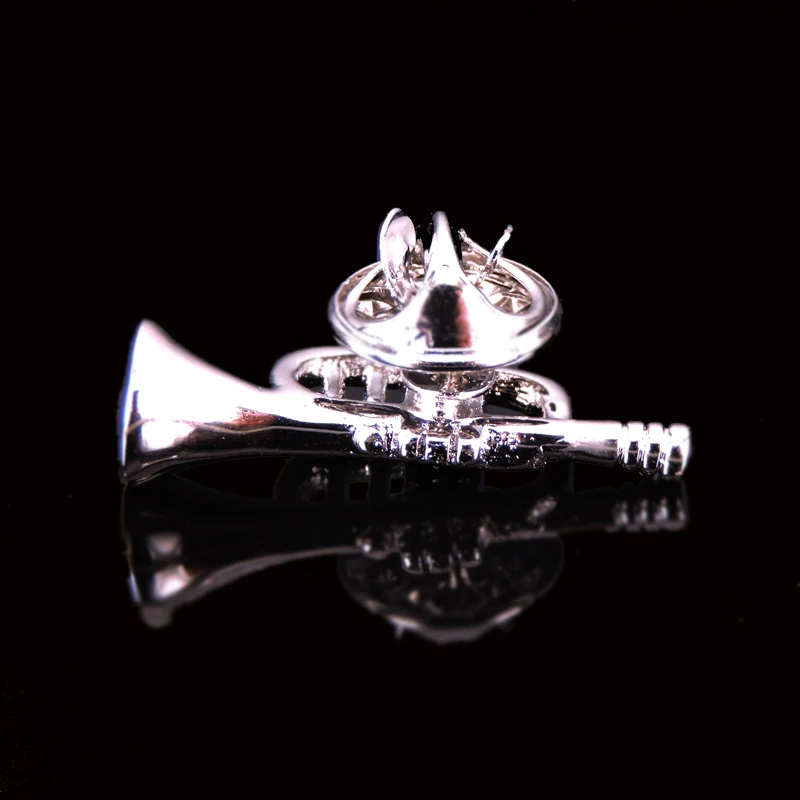 Broche de trompeta de equipo musical de latón de alta calidad para hombres, Pin de solapa, insignia de mochila de ropa, joyería al por mayor