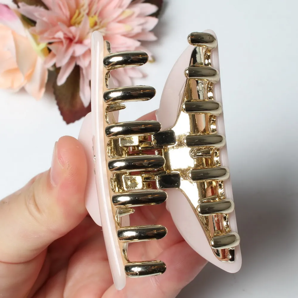 Pink And Beige Acrylic Hair Claw Gold Teeth Plastic Hair Accessories  Heart-shaped Pattern With Stone Hair Clamp For Women