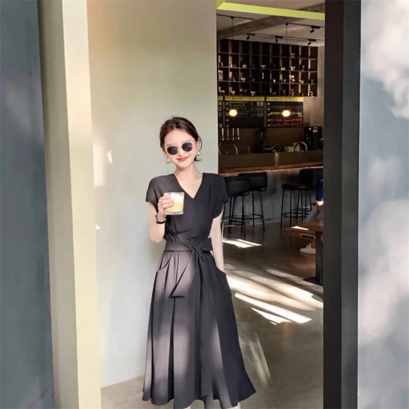 

2021 summer new dress thin V-neck close waist Hepburn long skirt thin temperament