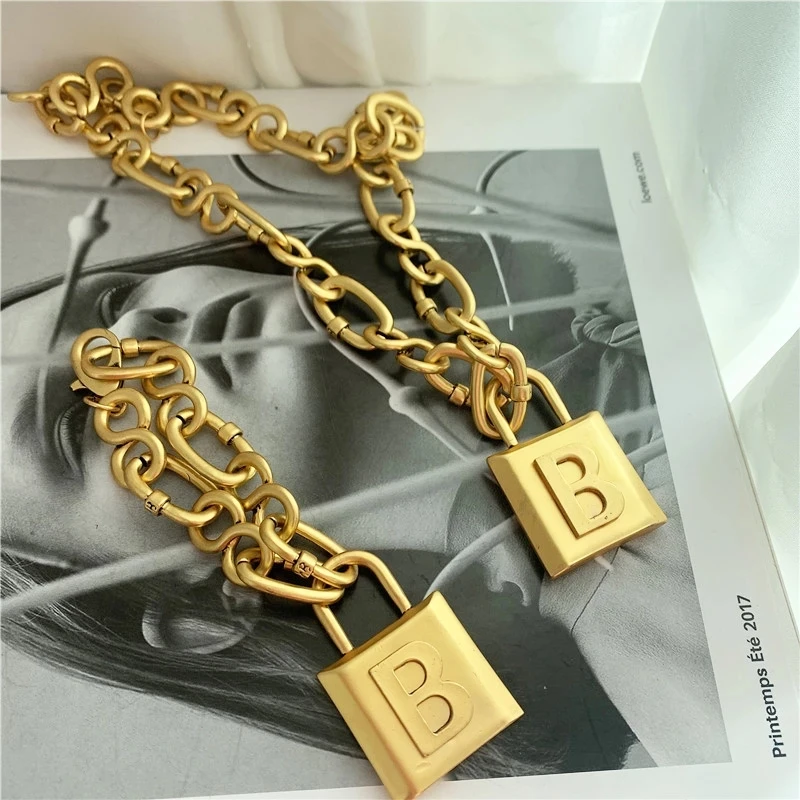 Vintage Chunky Metal Thick Chain Bracelet Necklace Geometric Letter Lock Pendant Necklace Fashion Women Punk Jewelry Accessories