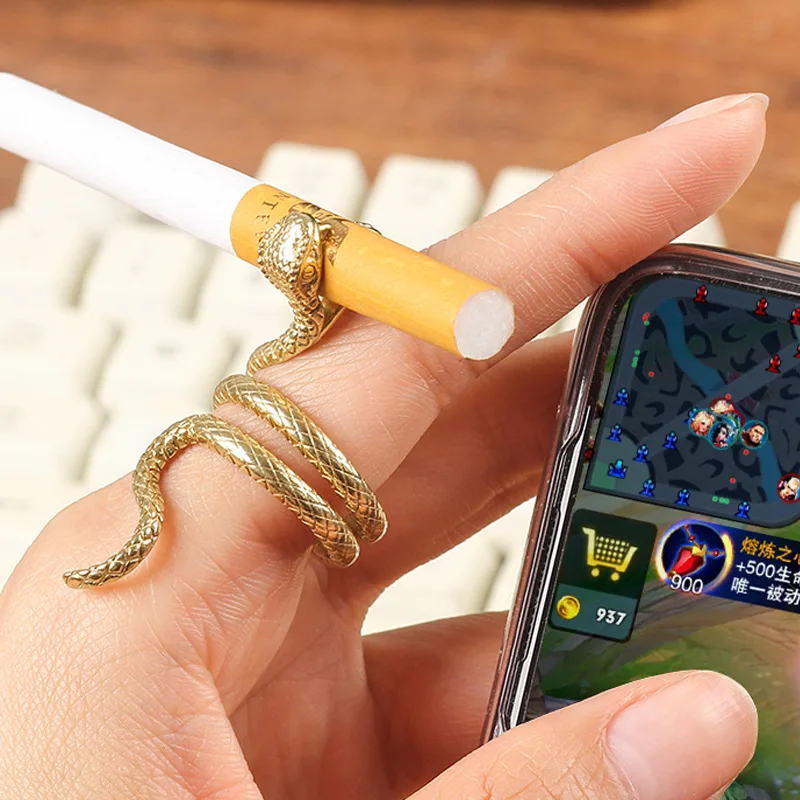 

New Snake Cigarette Holder Ring, Adjustable Ring Size, Fit 8 mm Diameter Cigarette, Pure Copper hip hop ring Smoking Pipe