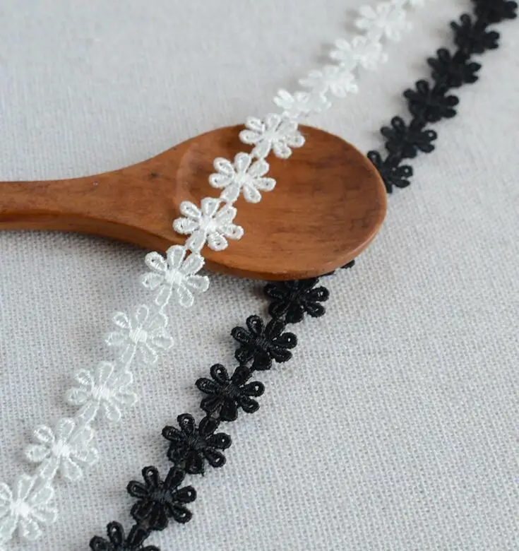 5 Yards Wholesale New White Black Daisy Flower Lace Trim Embroidery Applique Polyester Trimming Sewing Crafts Hot Sale 1.2cm