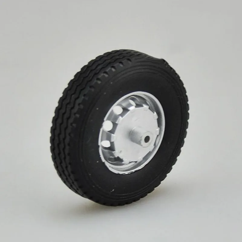 1:24 Front Tire/Spare Tire/Wheel Hub Modified Truck Engineering Vehicle Special Accessories Scene Truck Model Components Shows