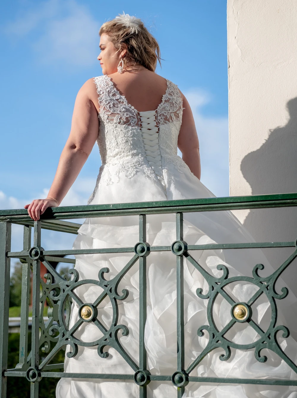 Elegante vestidos de noiva tamanhos grandes decote em v sem mangas a linha appliqued organza vestido de noiva novia