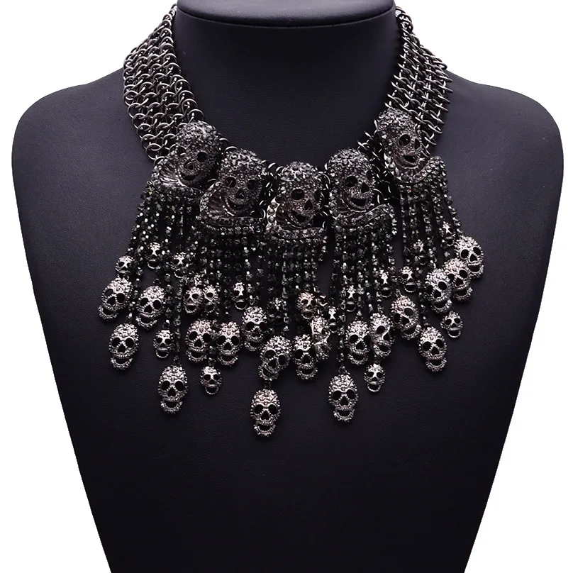 2021 New Exaggerated Necklace Skeleton Head Short Chain Female Retro Fashion Collar Skull Necklace Punk Party Jewelry Women