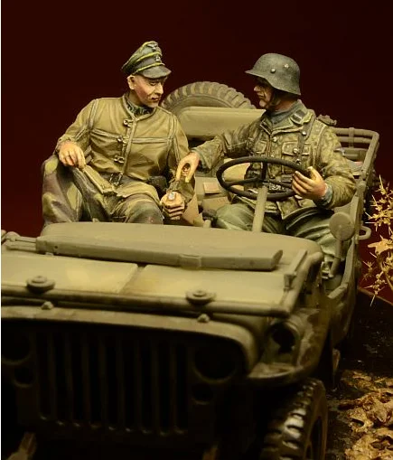 

1/35 фигурки из смолы, модельные наборы, исторические старинные военные джипы, 2 фигурки, разобранные неокрашенные