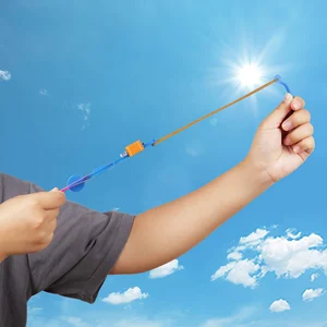 10pcs屋外の輝くロケットフラッシュLEDライトナイトキッズ光沢のあるスリングショットおもちゃシャインショットエラスティックヘリコプター回転玩具 8ベストセールスパークフライヤー-8