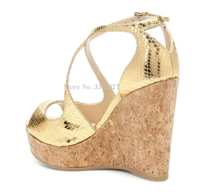 Oro Pelle di Serpente Scarpe Zeppa In Pelle di Modo Delle Donne Peep Toe Croce Strap Wedge Sandali Pompa I Pattini Della Signora Nuovo Partito