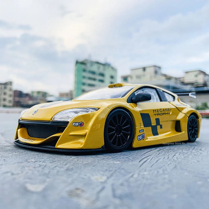 Bburago 1:24 Renault Megane Speedway simulation alloy car model crafts decoration collection toy tools gift