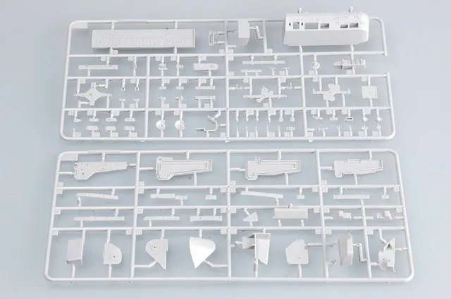 Trumpeter 05739 1/700 Scale USS Nimitz CVN68 Aircraft Carrier 2005 Military Ship Toy Hobby Assembly Plastic Model Building Kit