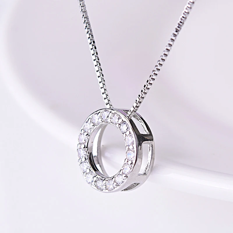 925 Sterling Silber Runde Zirkon-Anhänger-Halsketten für Damen, modischer edler Schmuck, halb mit Strasssteinen besetzte glänzende Kreis-Schlüsselbeinkette – Detail 27