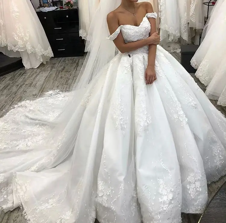 

Gorgeous Applique Off Shoulder Lace Ball Gown Wedding Dresses Princess Backless Bride Wedding Gowns Bridal Gowns Robe De Marriee