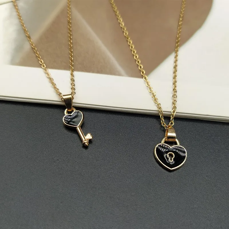 2 pcs/lots Lock Key Necklace For Women New Fashion Delicated Popular Pendant Necklace Friendship Necklace Neck Jewelry Wholesale