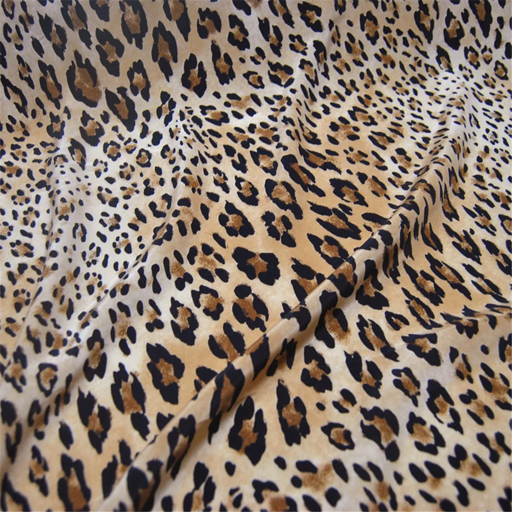 

Great Quality Popular Fashionable Leopard Pattern Silk Crepe De Chine Fabric with Natural Material for Nice Dress