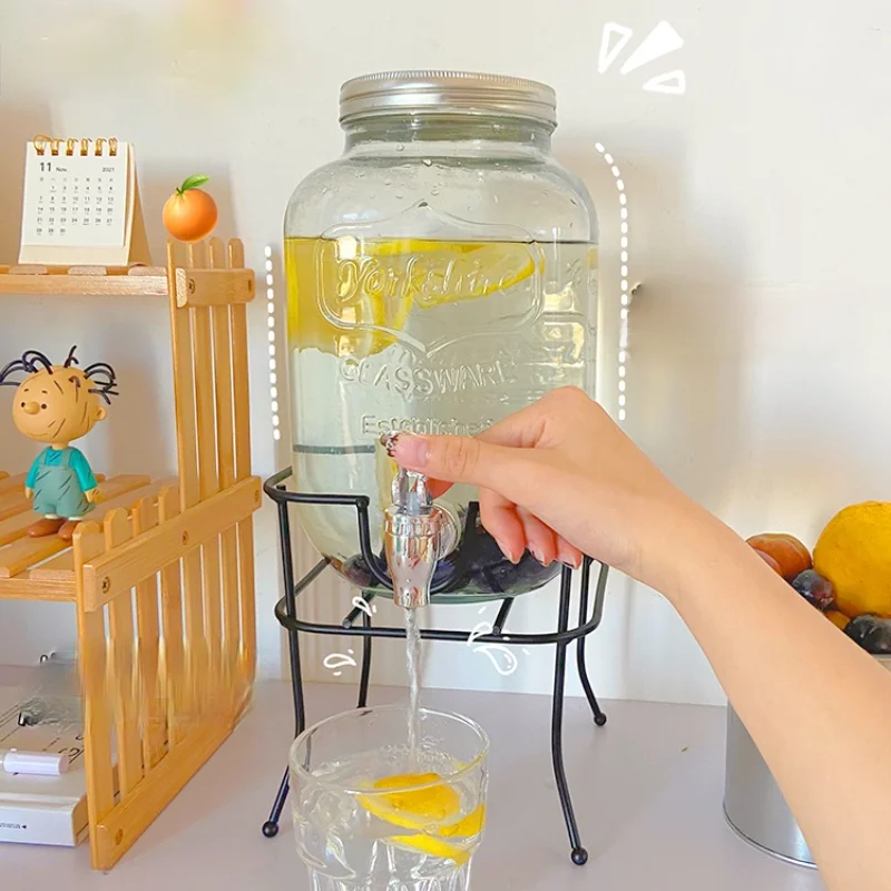 Large-capacity glass jar with faucet can be put in the refrigerator, sealed cold water bucket, summer lemonade container