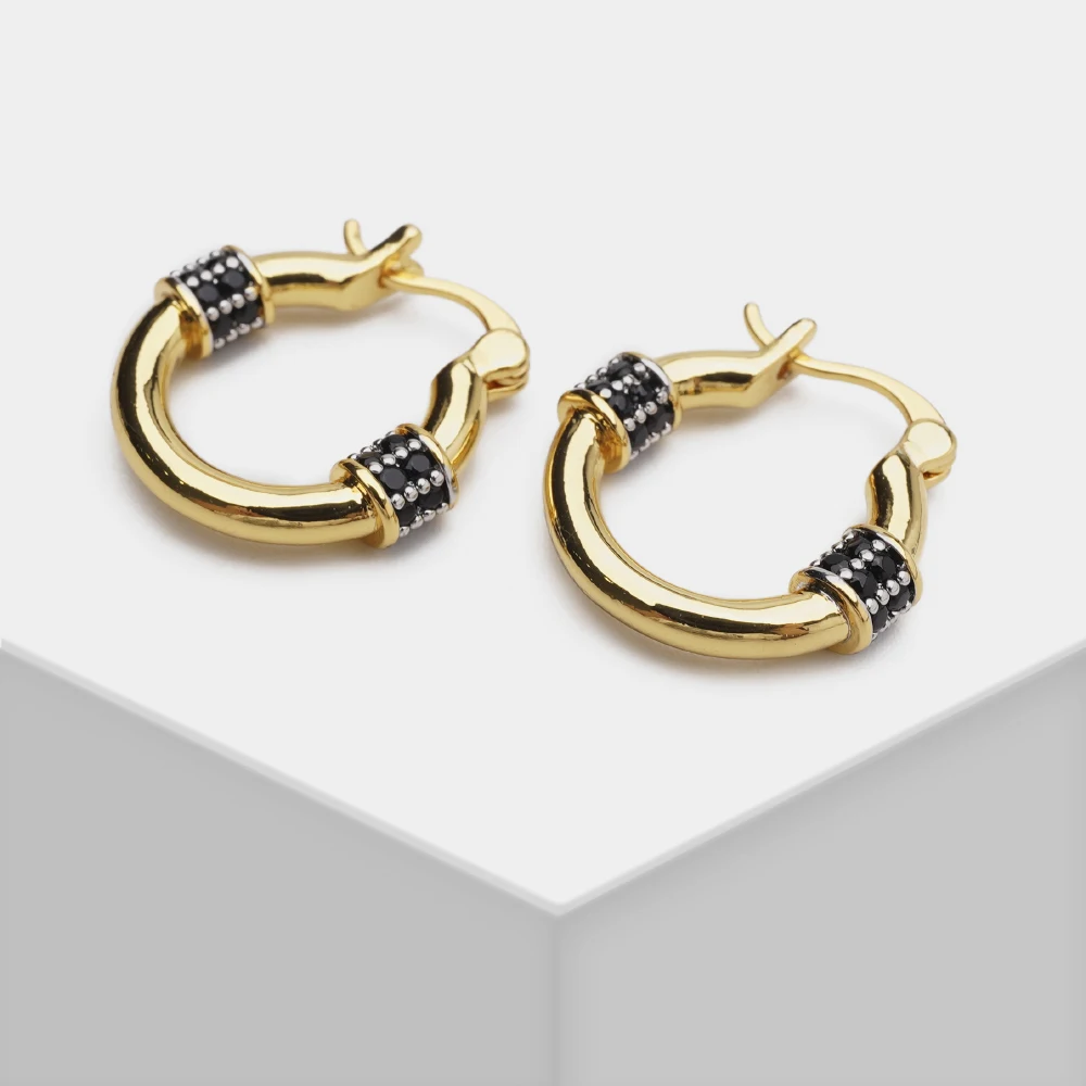 

Geometric circle hoop earrings