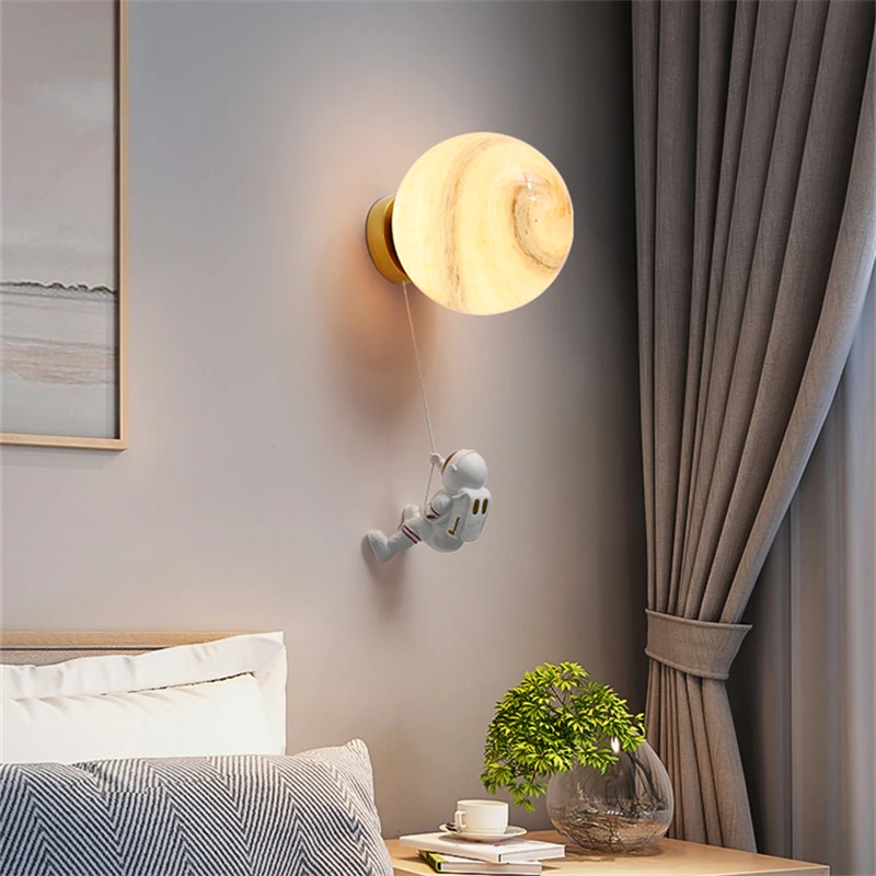 Applique murale en forme de lune pour chambre d\'enfant, minimaliste, moderne, créatif, astronaute, en cuivre, dessin animé, pour chevet de chambre