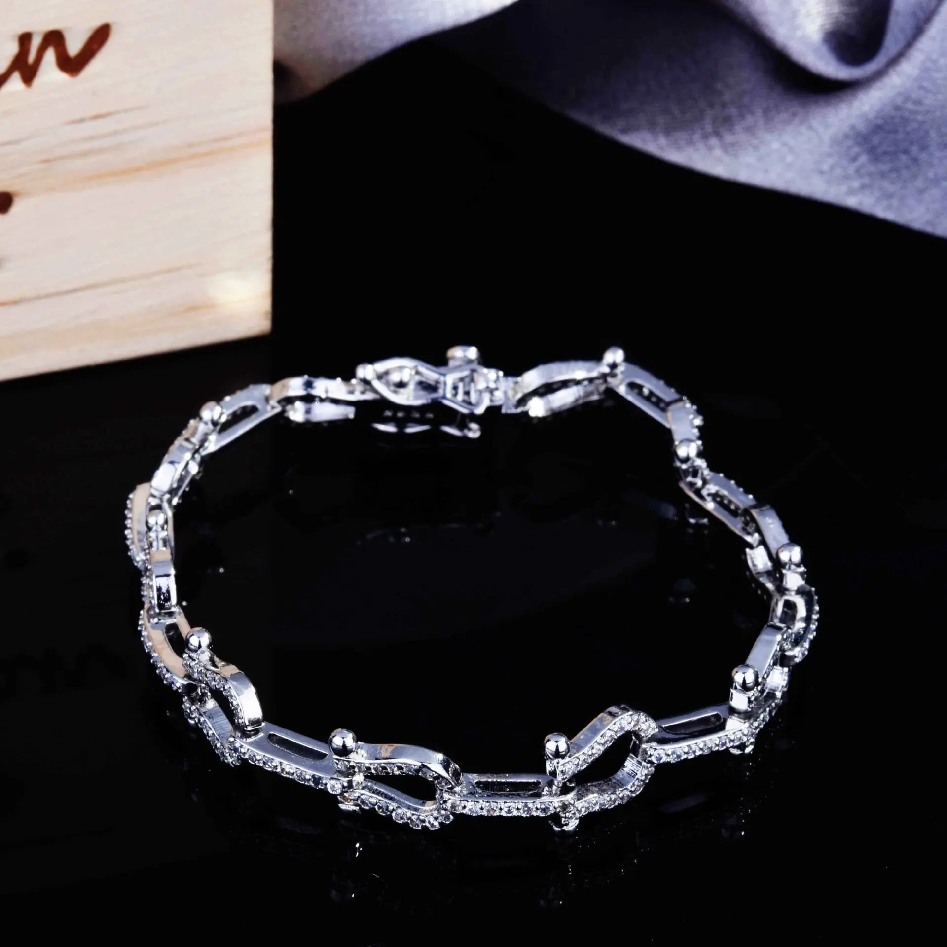 QTT Luxury Charms s925 Sterling Silver Bracelet Female Horseshoe-Shaped Bracelet Chain Fashion Jewelry Anniversary Gift